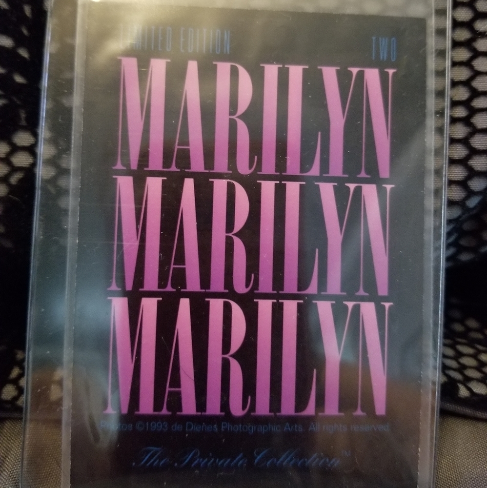 Marilyn Monroe collector cards - Picture 7 of 9